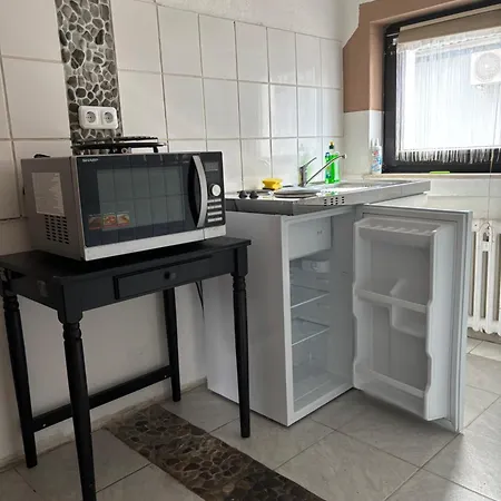 Amazing Entire Apartment, U79&s1, Messe, Airport, Hbf, 6-seen-platte Pensión