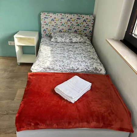 Pensión Amazing Entire Apartment, U79&s1, Messe, Airport, Hbf, 6-seen-platte 3*